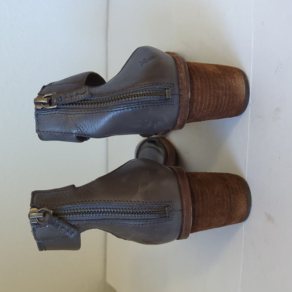 Frye Brielle Charcoal Grey Wooden Ankle Sandals - Size 8 - Picture 9 of 15
